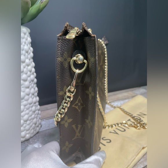 Louis Vuitton Pouch 26 and Wallet - Picture 5 of 13